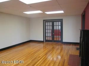 500 S Court St, Marion, IL 62959